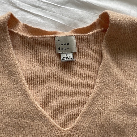 A New Day Puff Sleeve V-Neck Sweater - Picture 3 of 4